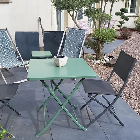 Oda ve Kahvaltı Le Coup De Foudre Le Molay-Littry